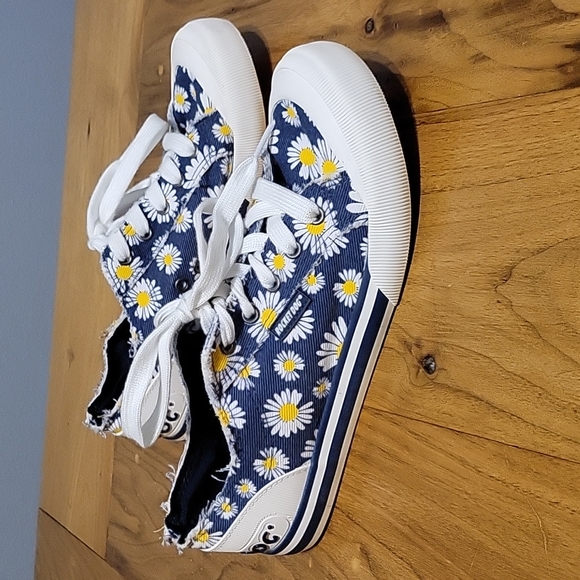 Rocket Dog Shoes - Women's 10 Rocket Dog daisy print and navy sneakers